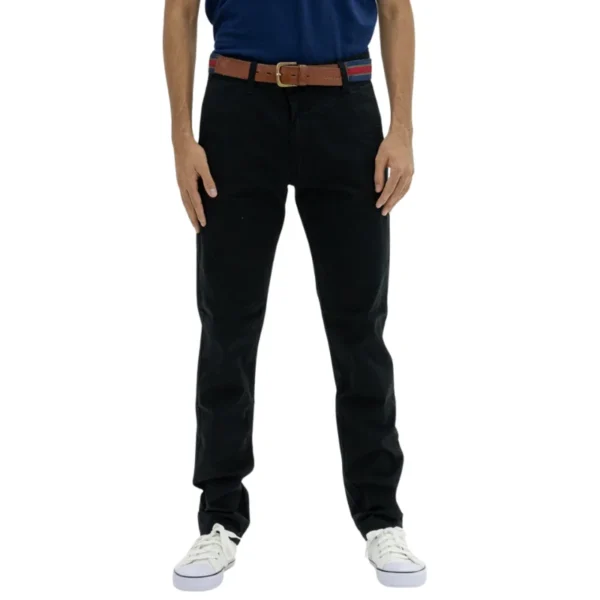 Pantalón chino negro Pampero de corte moderno para uso diario